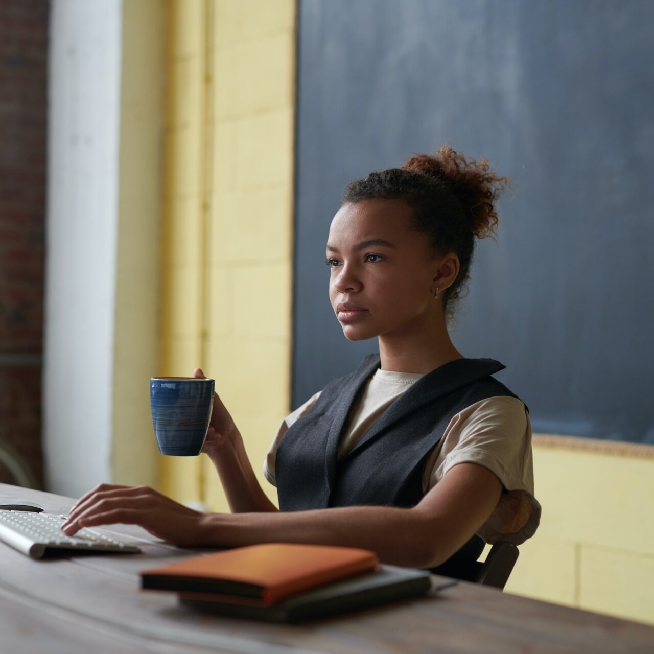 https://degreesofsuccess.co/wp-content/uploads/2025/08/pexels-fauxels-3184647-1280x1280.jpg